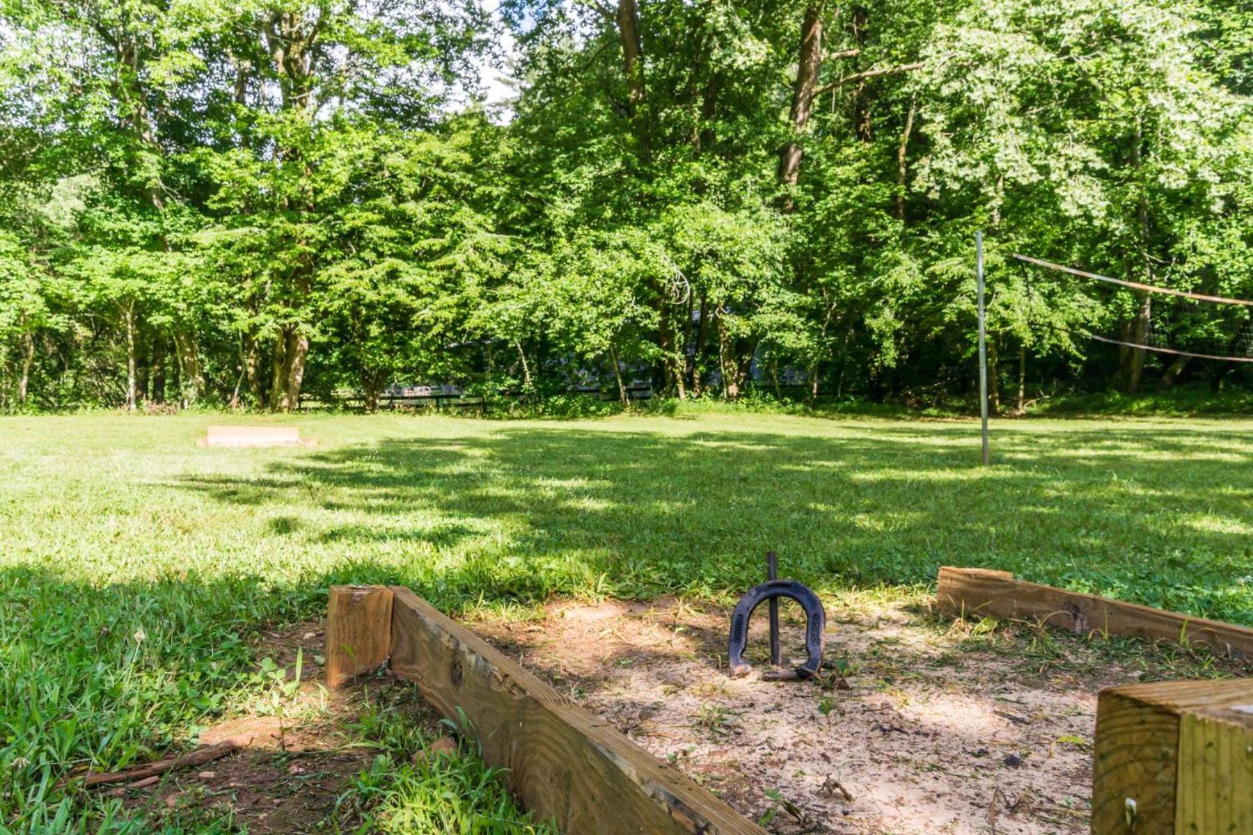 The Big Little Cabin - Hot Tub & Playground Dahlonega Buitenkant foto