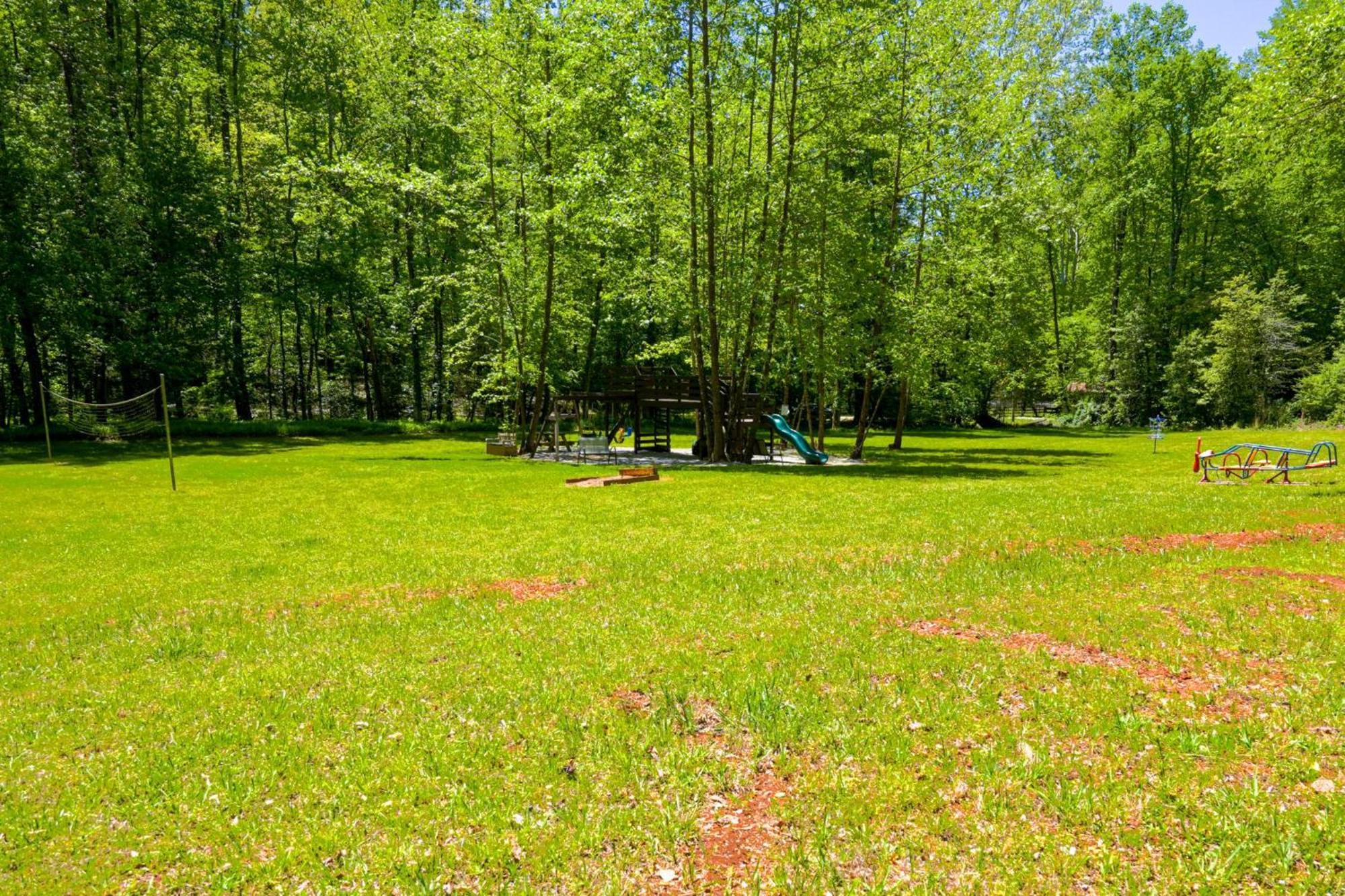 The Big Little Cabin - Hot Tub & Playground Dahlonega Buitenkant foto