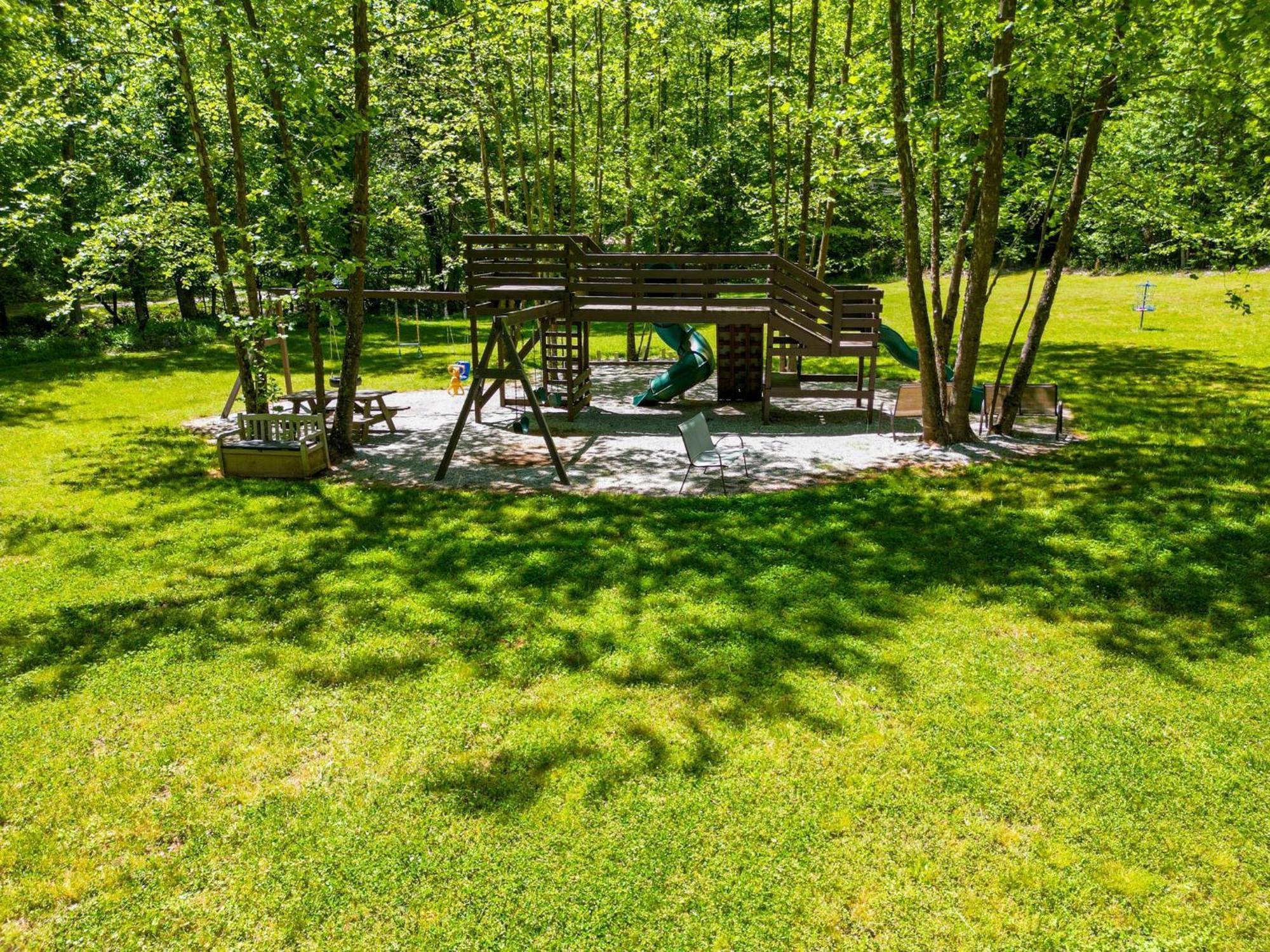 The Big Little Cabin - Hot Tub & Playground Dahlonega Buitenkant foto