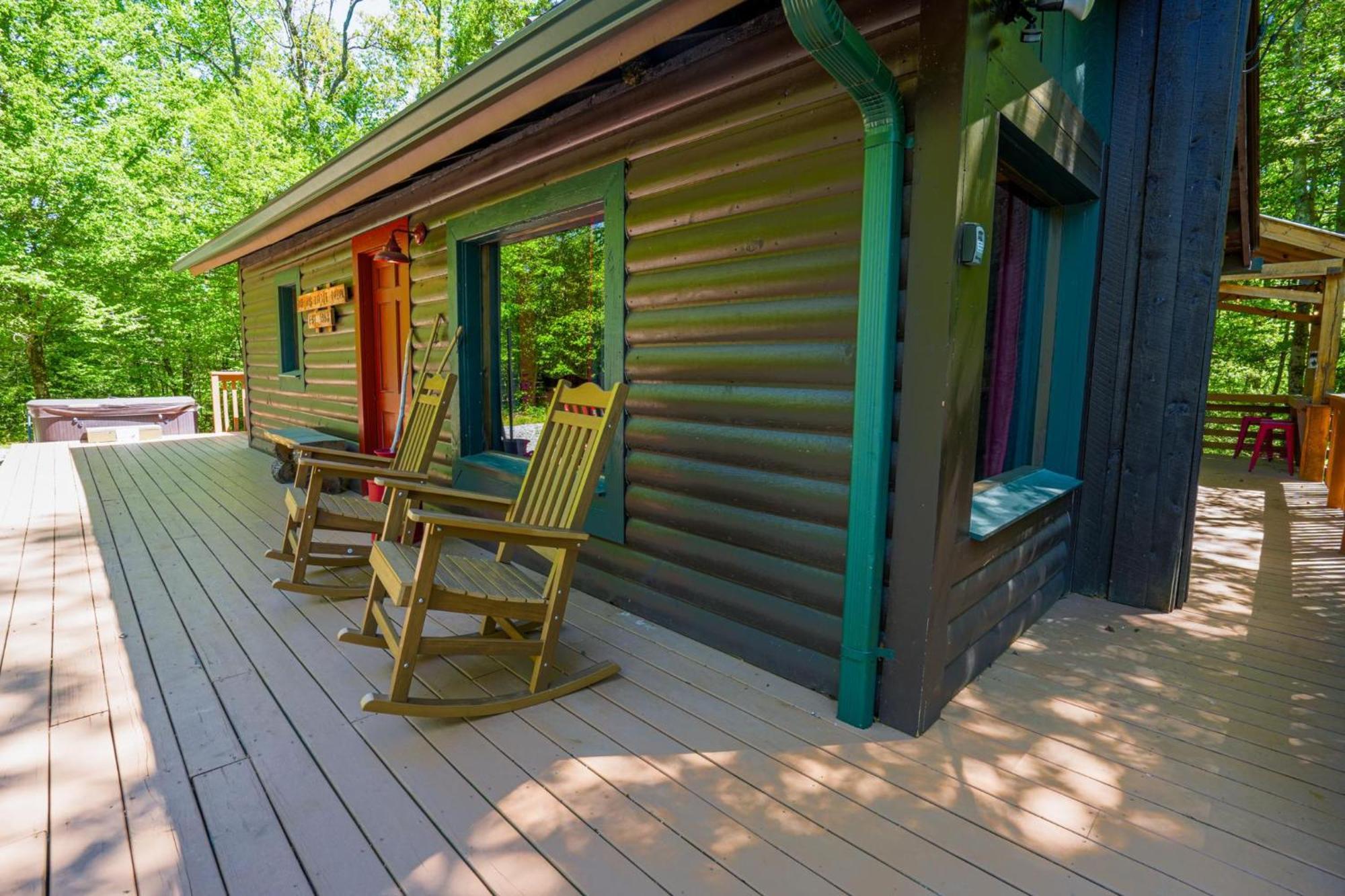 The Big Little Cabin - Hot Tub & Playground Dahlonega Buitenkant foto