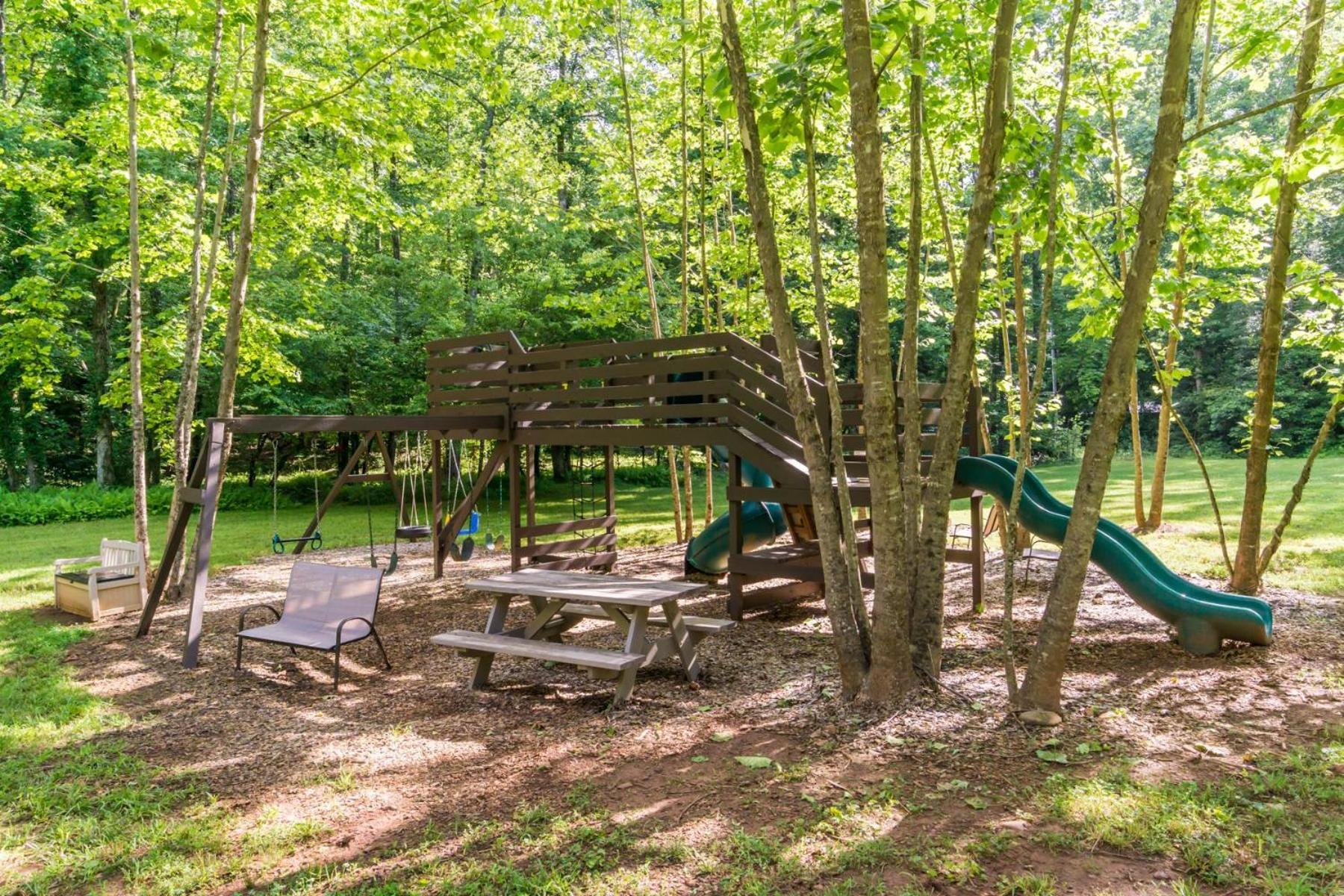 The Big Little Cabin - Hot Tub & Playground Dahlonega Buitenkant foto