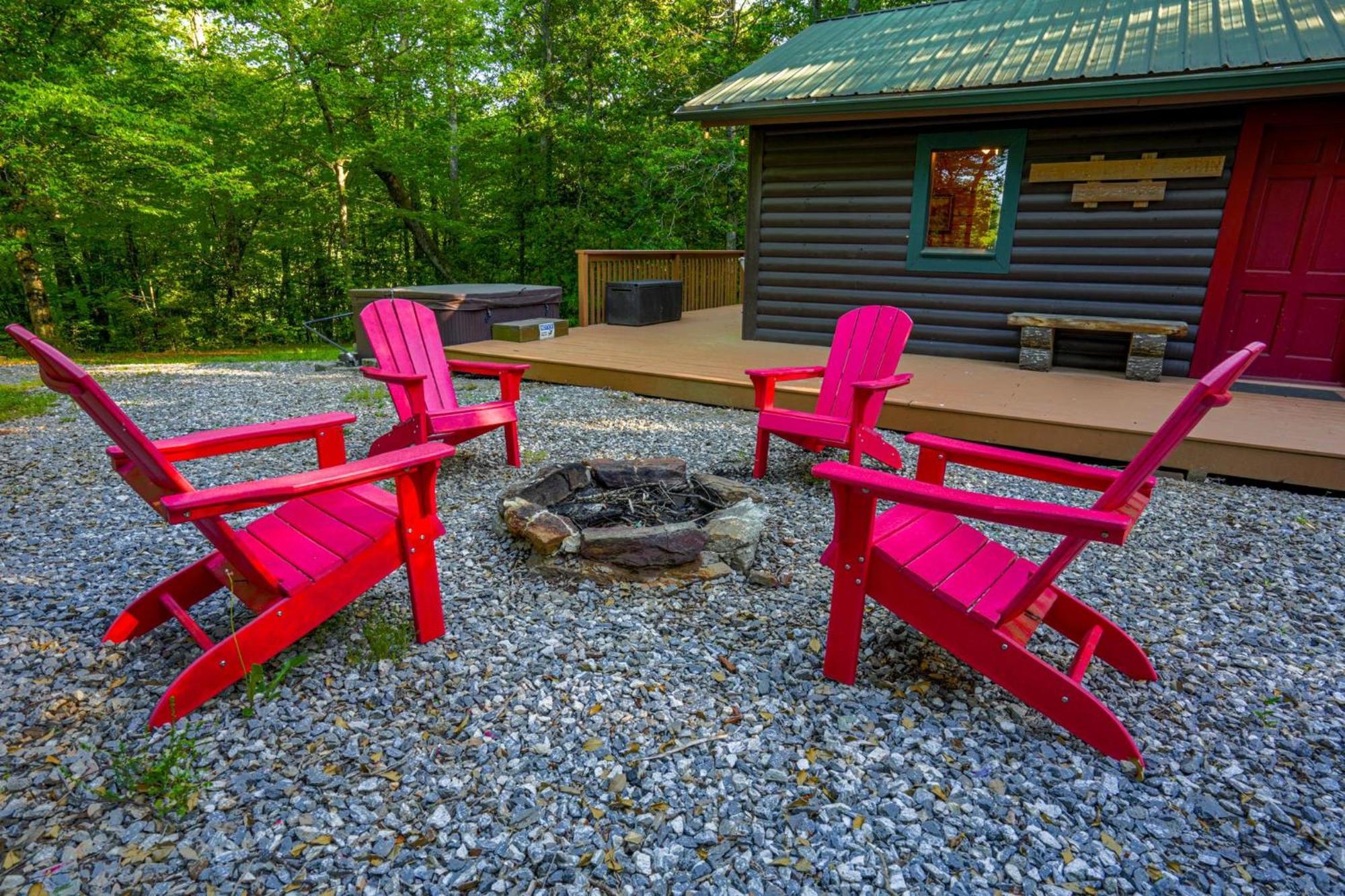 The Big Little Cabin - Hot Tub & Playground Dahlonega Buitenkant foto