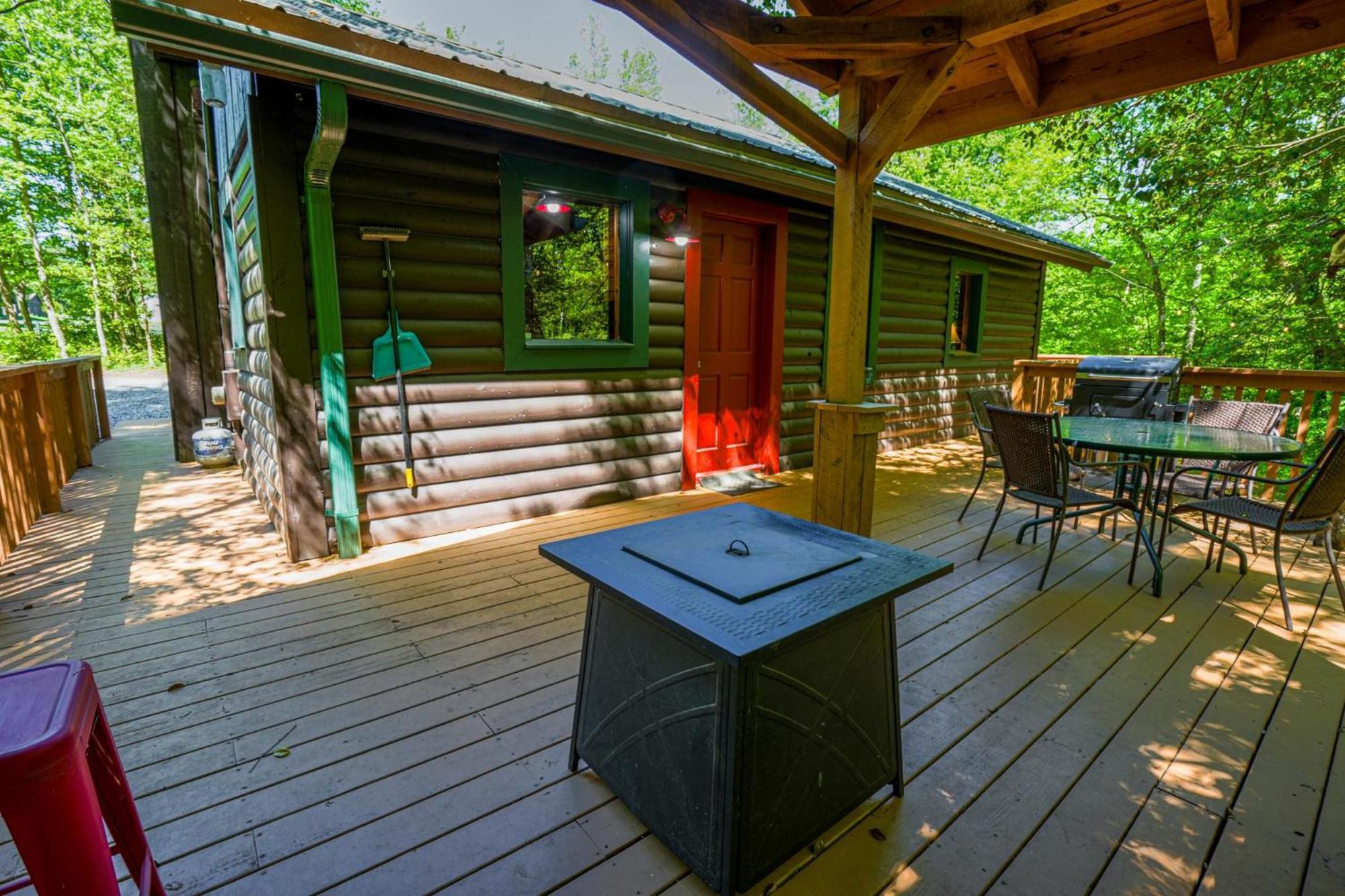 The Big Little Cabin - Hot Tub & Playground Dahlonega Buitenkant foto