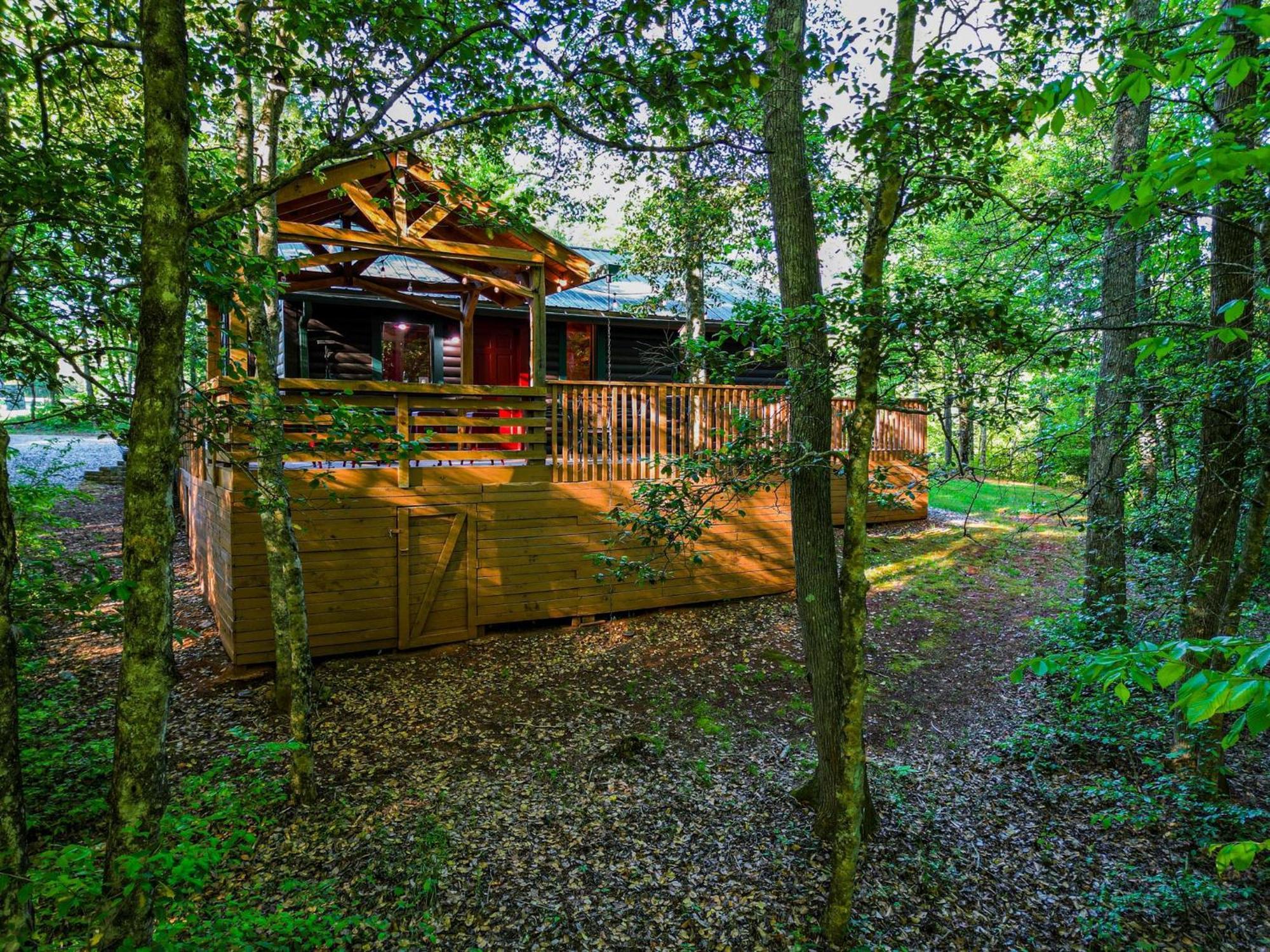 The Big Little Cabin - Hot Tub & Playground Dahlonega Buitenkant foto