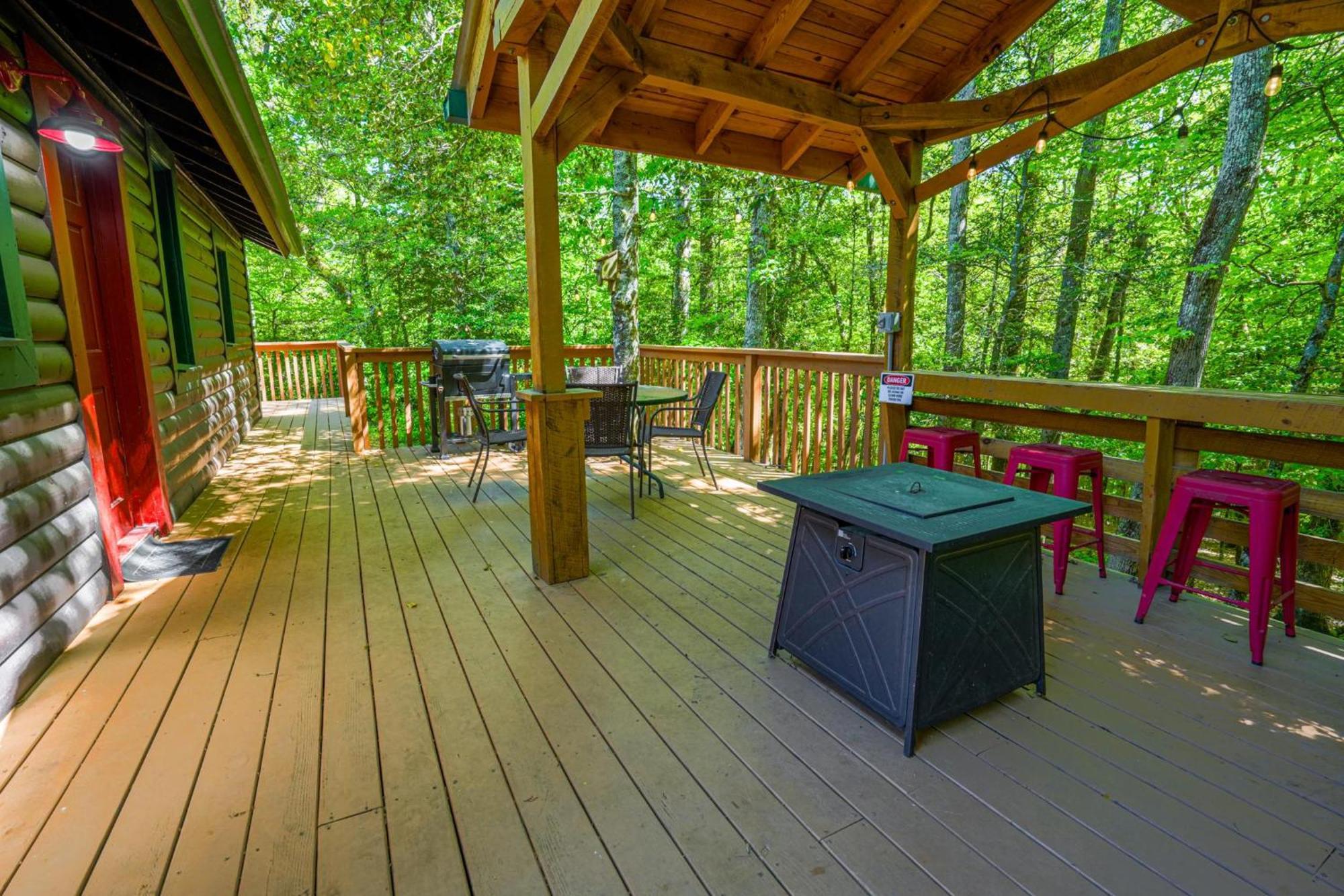 The Big Little Cabin - Hot Tub & Playground Dahlonega Buitenkant foto